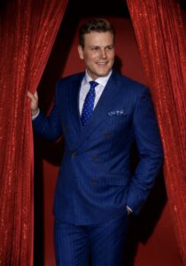 Photo of Hamilton magician Mick Peck, Waikato magic show photo